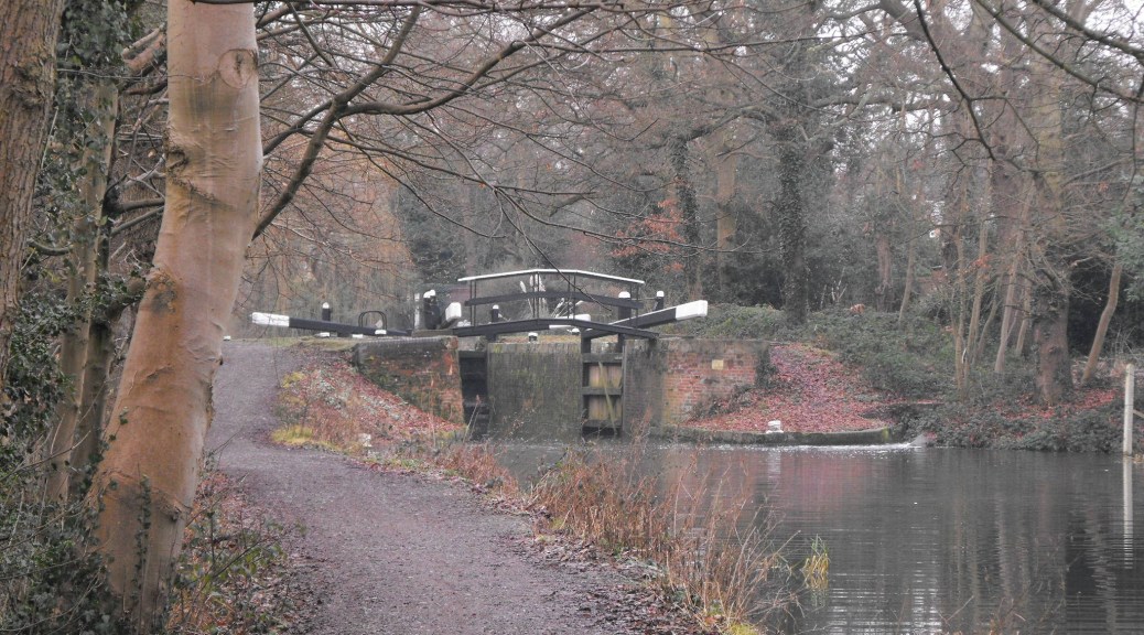 Path to Local over 4000 Year Old Burial Mound in Surrey