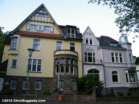 Houses of nobility overlooking Bochum Stadtpark: A