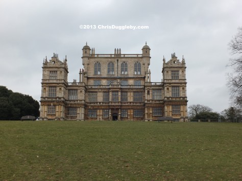 A hall fit for the reunion of two super heros RISKKO and Sid the Batdog at the residence of Bruce Wayne (Batman)