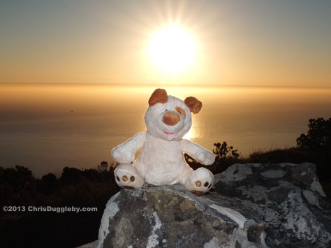 Now for the first Table Mountain Sunset picture (with RISKKO of course)