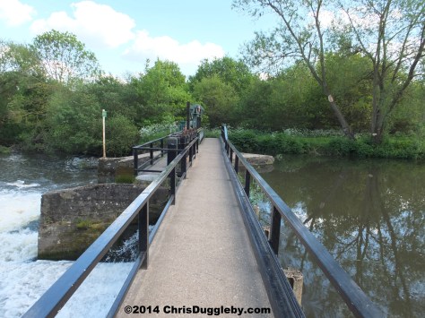 Footbridge Over Weir Near Walsham Lock Cottage