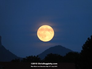 19 The Bavarian Blue Moon over Bad Feilnbach made a perfect ending to my Steckerlfisch evening - These photos were taken from the recording studio