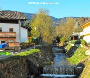 6 Path from Bad Feilnbach along the pretty mountain stream to the Bärenstub'n restaurant