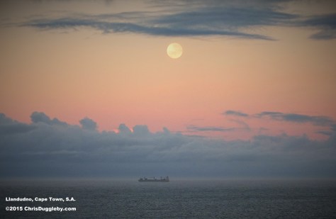 Moon Porn 1 - People with Obsessive Camera Disorder (OCD) first find an excuse to start clicking - here it was a ship passing underneath a full moon
